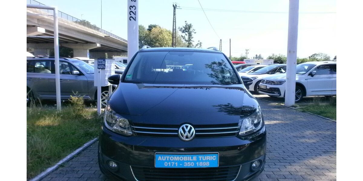 VW Touran 124.000 km 8.900 &euro; München OT Trudering-Riem 81825