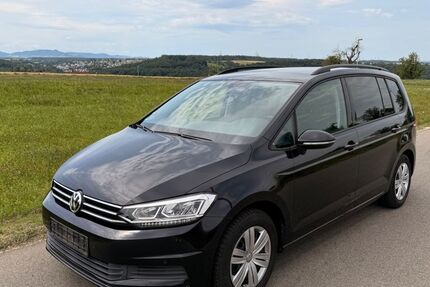 VW Touran 38.400 km 14.999 &euro; Uhingen 73066