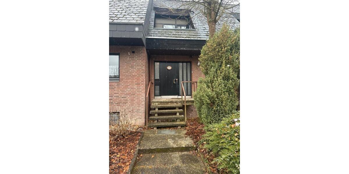 Reihenhaus Laatzen - 5 Zimmer, 127 m&sup2;, 1.900&euro; | Angebot:25082173