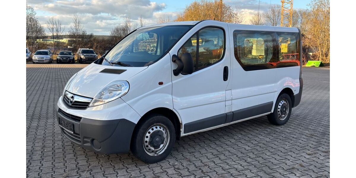 Opel Vivaro 187.000 km 5.799 &euro; Marktredwitz 95615