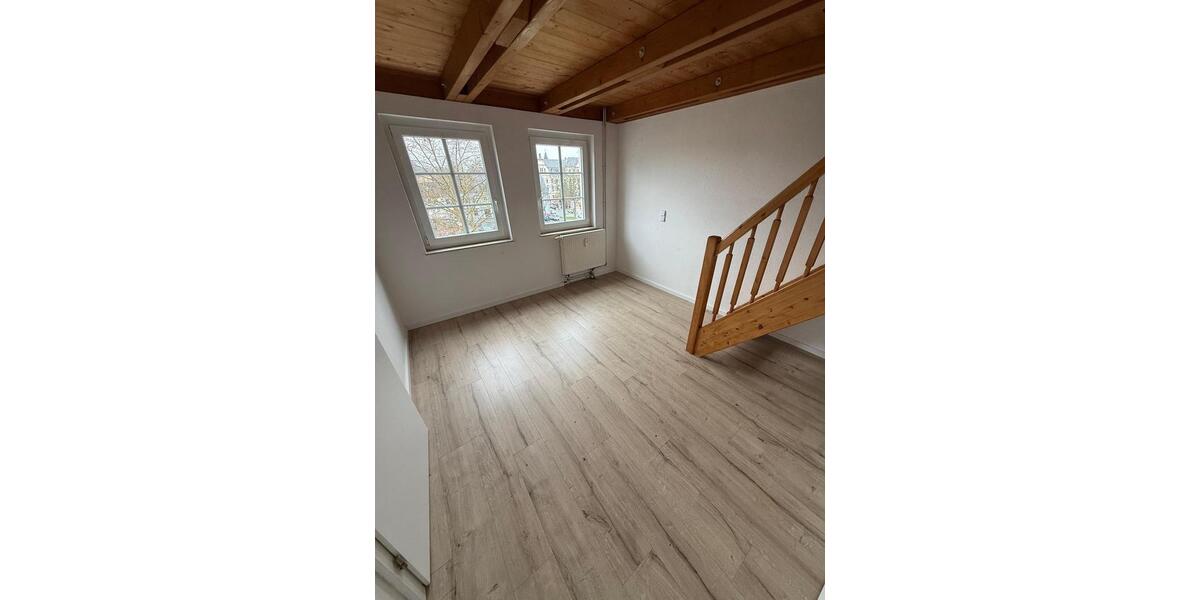 Dachgeschoßwohnung Lichtenstein (Sachsen) - 3.5 Zimmer, 76 m&sup2;, 460&euro; | Angebot:25902789