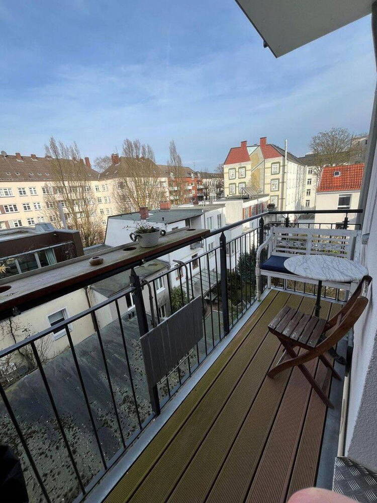 Zwischenmiete für 1 Jahr: Möblierte 3-Zimmer AltbauWohnung zwischen Alster & Stadtpark (inkl. NK)