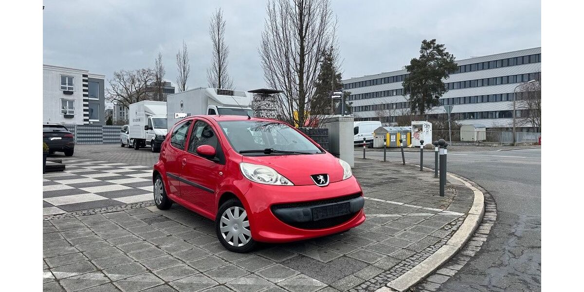 Peugeot 107 185.000 km 1.789 &euro; Nürnberg 90431