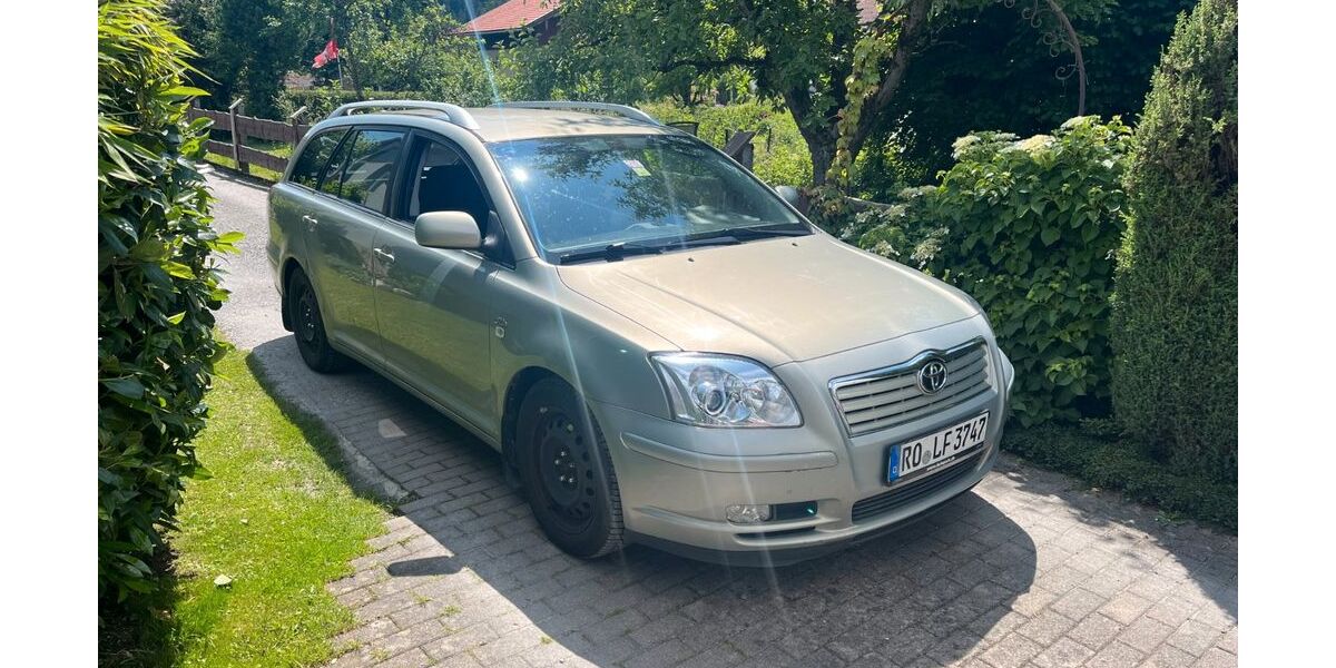 Toyota Avensis 272.000 km 1.390 &euro; Kiefersfelden 83088
