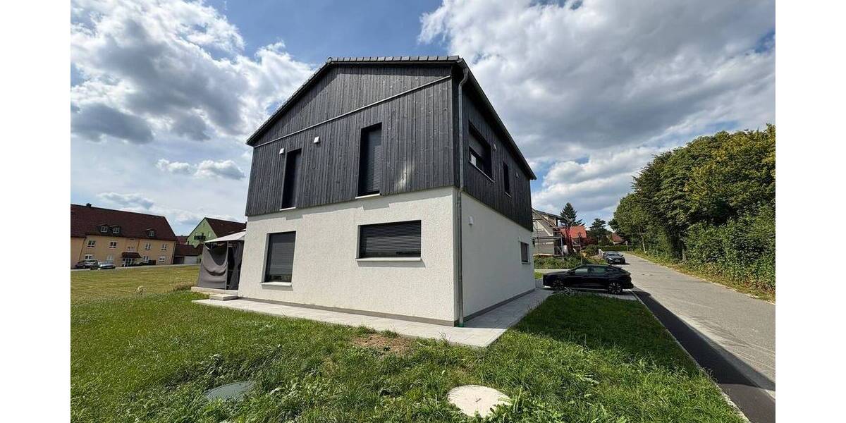 Wohnen mit Komfort und Raum - Familienfreundliches Wohnhaus mit Garten in Wiesau zu verkaufen 5 zimmer