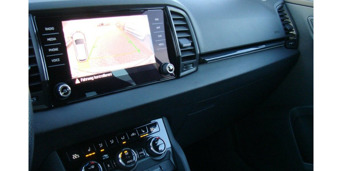 Skoda Karoq 2,0TDi 4x4 Sportline ACC AHK SHZ Matrix 13.915 km 35.980 &euro; Falkensee 14612