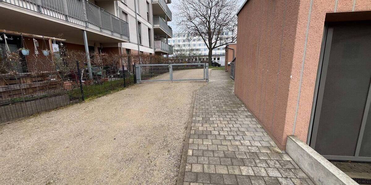 Etagenwohnung Dresden Äußere Neustadt - 3 Zimmer, 96 m&sup2;, 1.400&euro; | Angebot:26307473