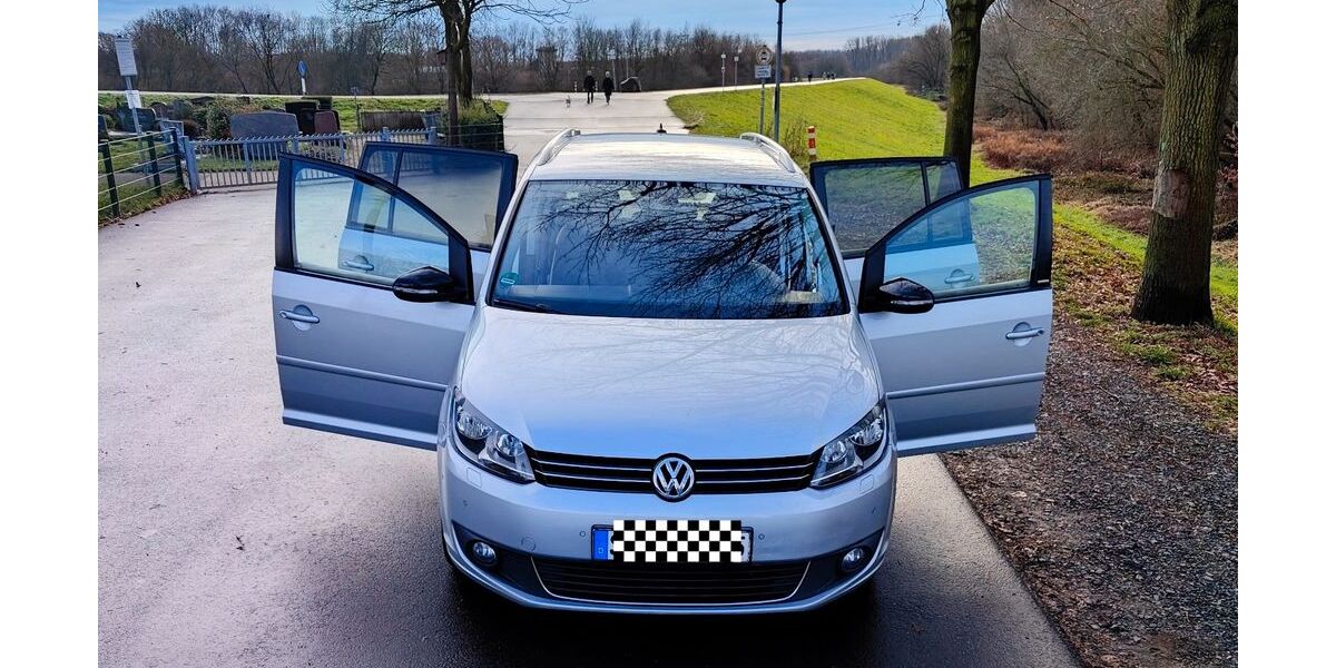 VW Touran 204.500 km 7.200 &euro; Niederkassel 53859