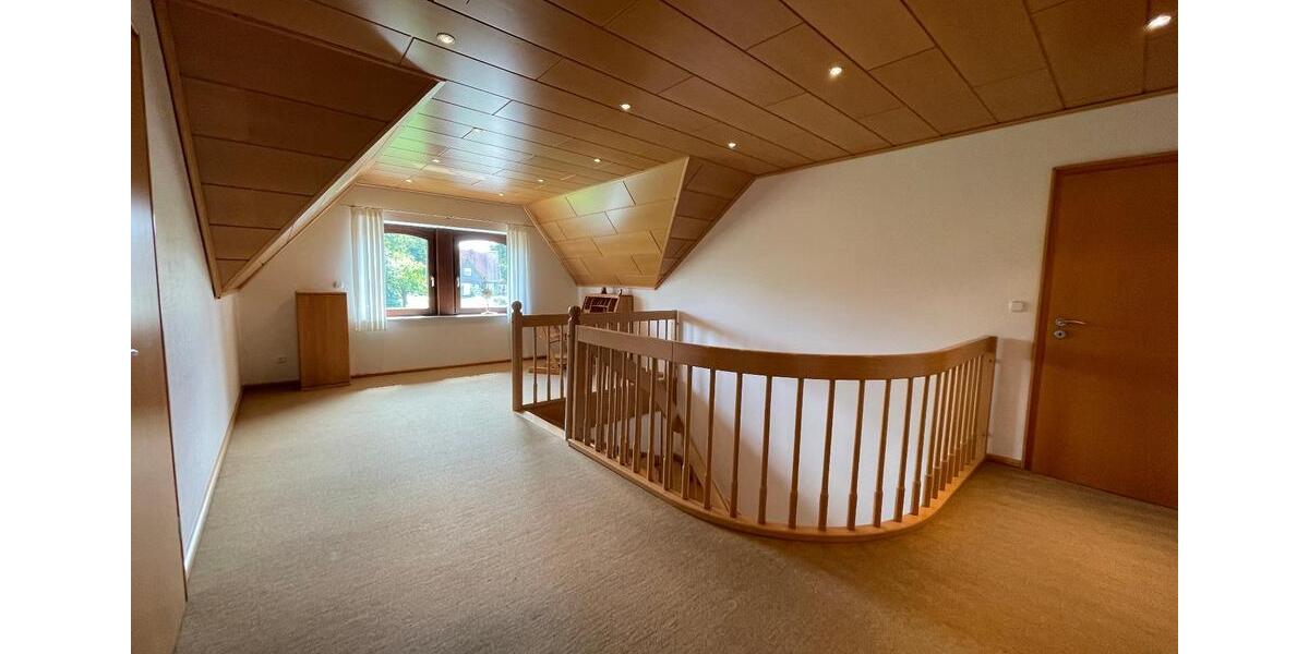 Einfamilienhaus Wardenburg - 10 Zimmer, 284 m&sup2;, 445.000&euro; | Angebot:25480470