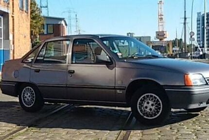 Opel Kadett 112.945 km 2.800 € Hamburg 20257