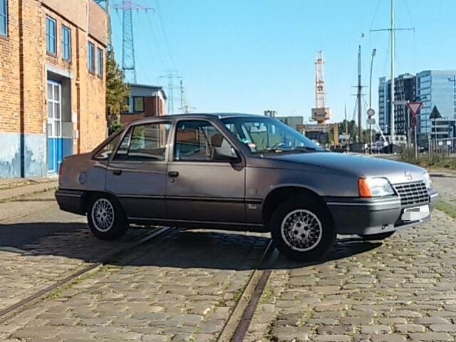 Opel Kadett 112.945 km 2.800 € Hamburg 20257