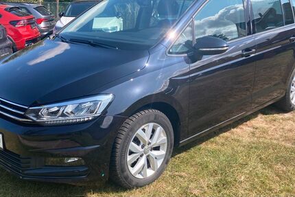 VW Touran 33.820 km 27.990 € Hohenhameln 31249