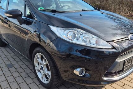 Ford Fiesta 85.299 km 4.999 &euro; Halle 06128