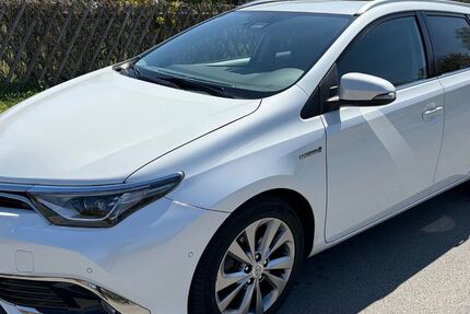 Toyota Auris 145.996 km 13.499 &euro; Berlin 14199
