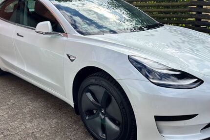 Tesla Model 3 103.988 km 20.199 &euro; Bremen 28307