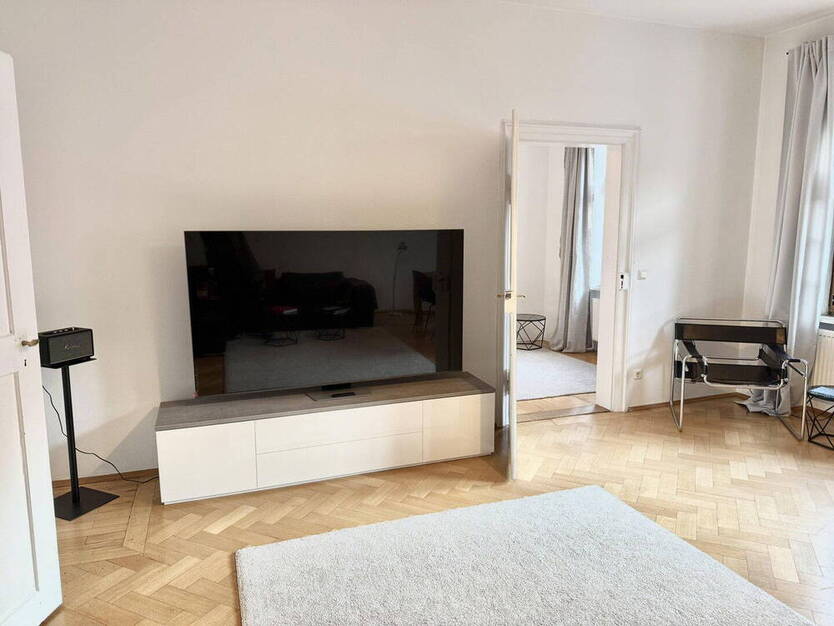 Lehel Isartor. Zentrale Bestlage. Neu, exklusiv möblierte 3,5 Zimmer.