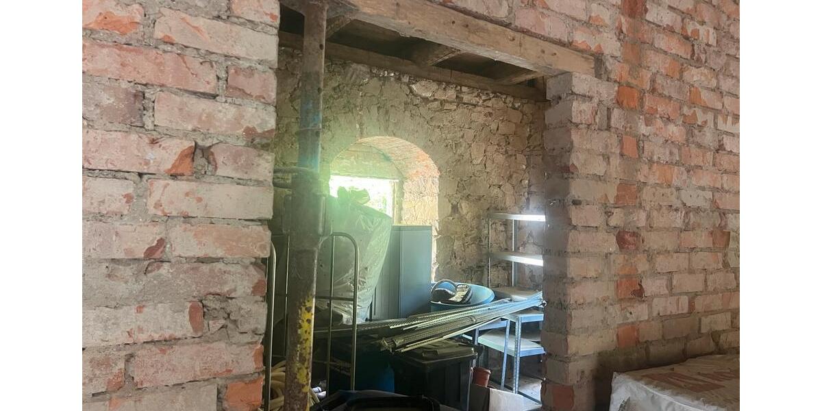Einfamilienhaus Roßwein - 8 Zimmer, 160 m&sup2;, 150.000&euro; | Angebot:26426951