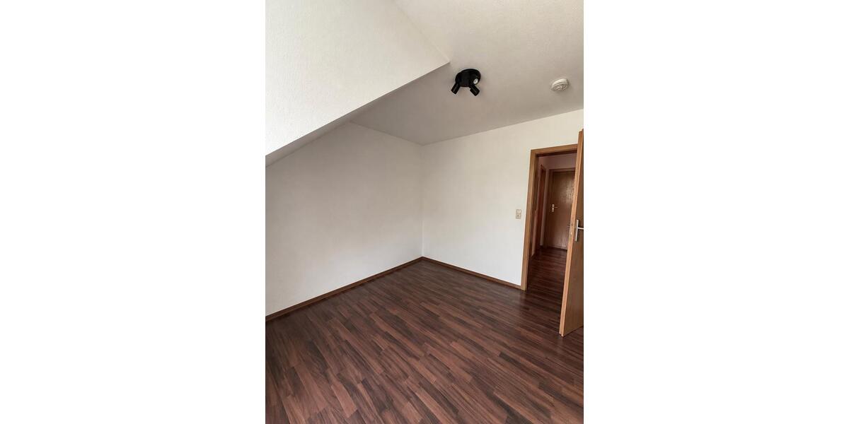 Dachgeschoßwohnung Wilsdruff - 3 Zimmer, 77 m&sup2;, 690&euro; | Angebot:26691500