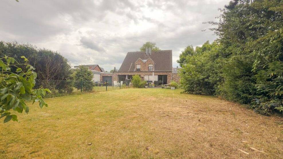 Großzügige Doppelhaushälfte mit Garten in Düsseldorf-Stockum - ideal für Familien!