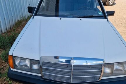 Mercedes-Benz 190 158.000 km 3.650 &euro; Freiburg 79108