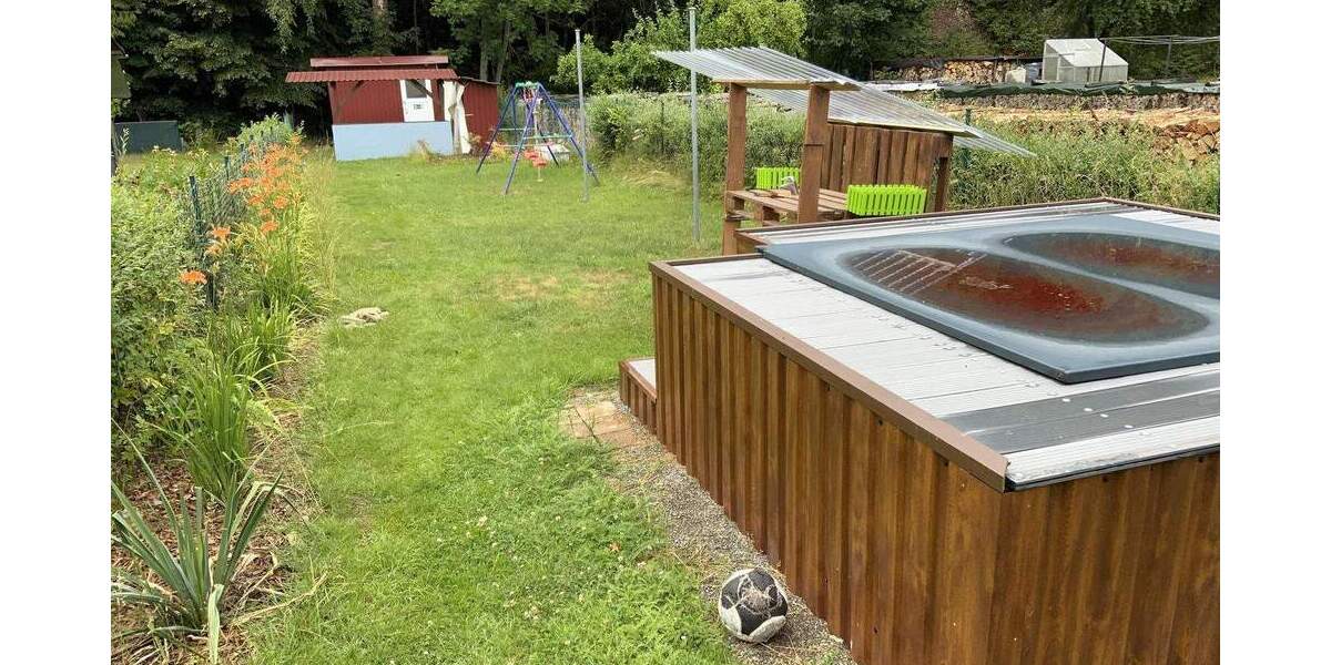 Etagenwohnung Schleusingen Schleusingerneundorf - 2 Zimmer, 70 m&sup2;, 65.000&euro; | Angebot:25770588