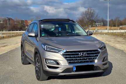 Hyundai TUCSON 68.000 km 20.000 &euro; Friedrichshafen 88045