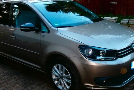 VW Touran 135.200 km 6.850 &euro; OY-MITTELBERG 87466
