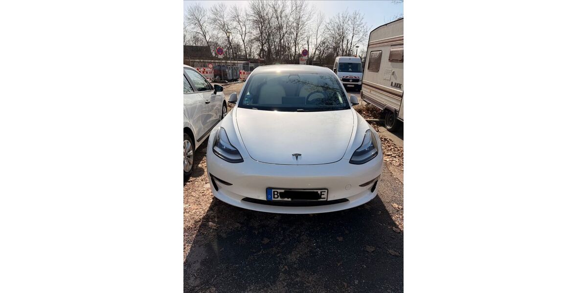 Tesla Model 3 122.000 km 22.400 &euro; Berlin 10319
