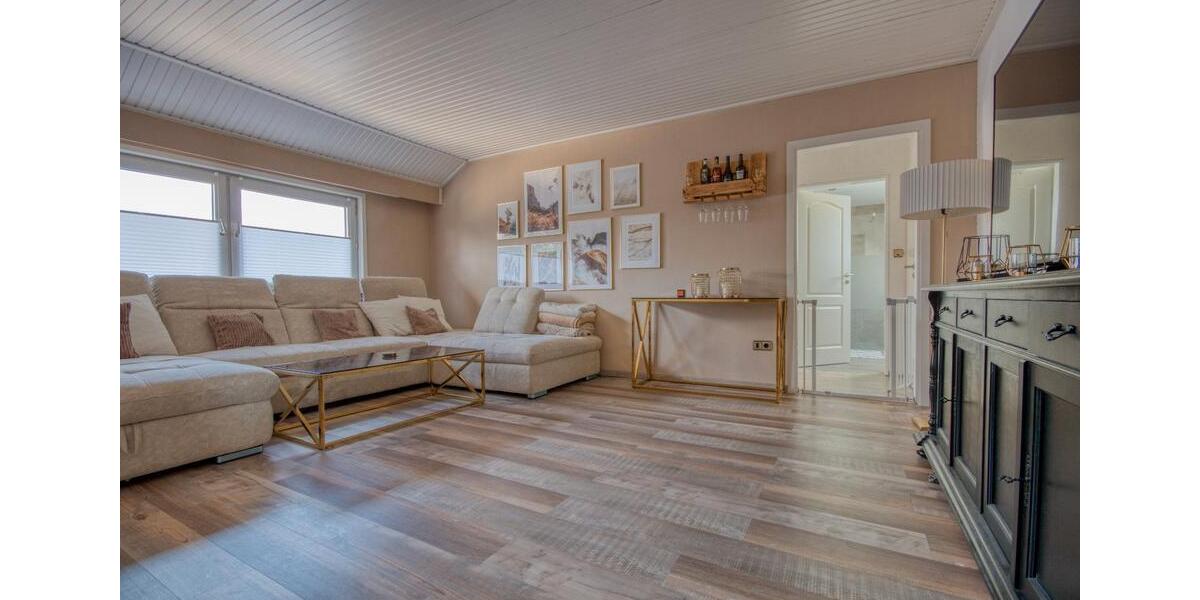 Dachgeschoßwohnung Hagen im Bremischen - 4 Zimmer, 107 m&sup2;, 995&euro; | Angebot:26340680