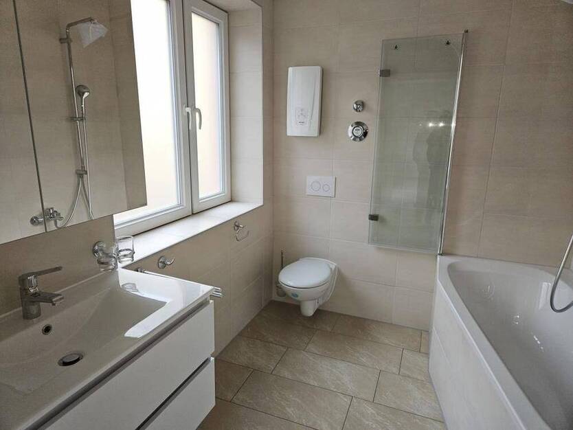 Neu Renoviert: Helle 2-Zi. Wohnung mit Balkon Nürnberg - Südstadt Wohnung mieten