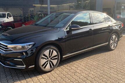 VW Passat 28.300 km 20.900 € Schmelz 66839