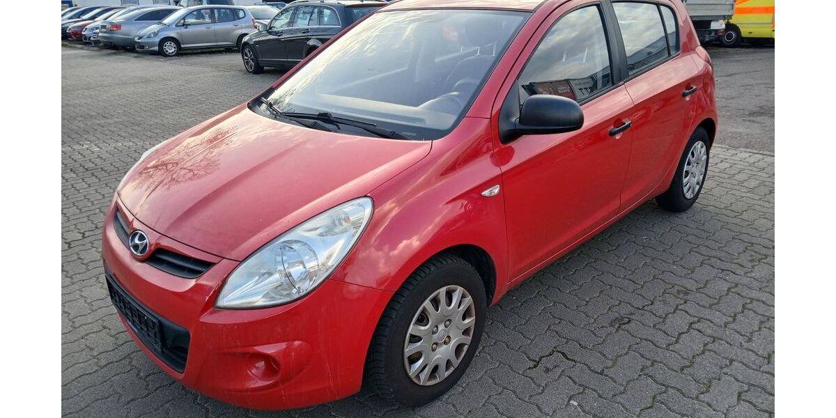 Hyundai i20 158.000 km 2.850 &euro; Karlsruhe 76185