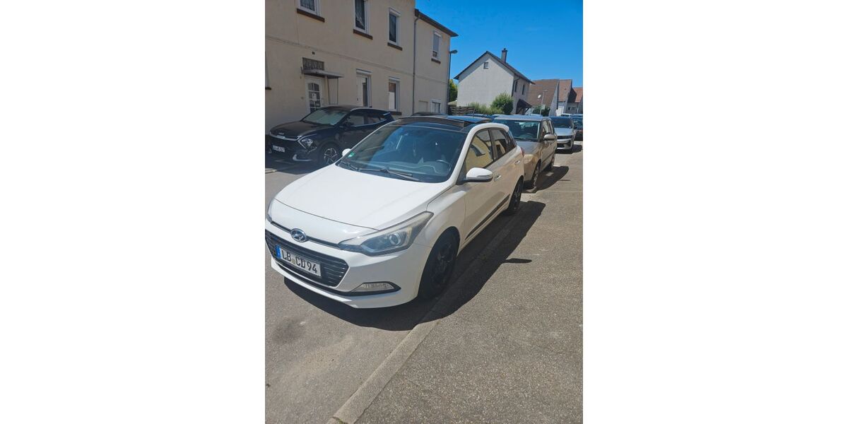 Hyundai i20 98.000 km 10.700 &euro; Bietigheim bissingen 74321