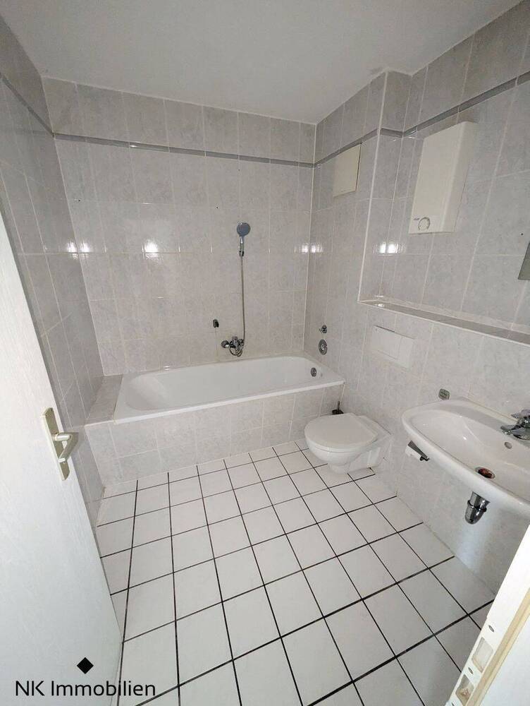 ++ wunderschöne 2-Raum-Wohnung in Schloßchemnitz - ab sofort bezugsfrei ++