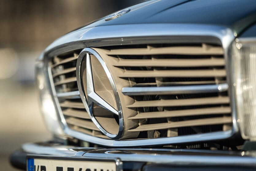 Mercedes-Benz SL 560 163.000 km 36.000 € Köln 50667