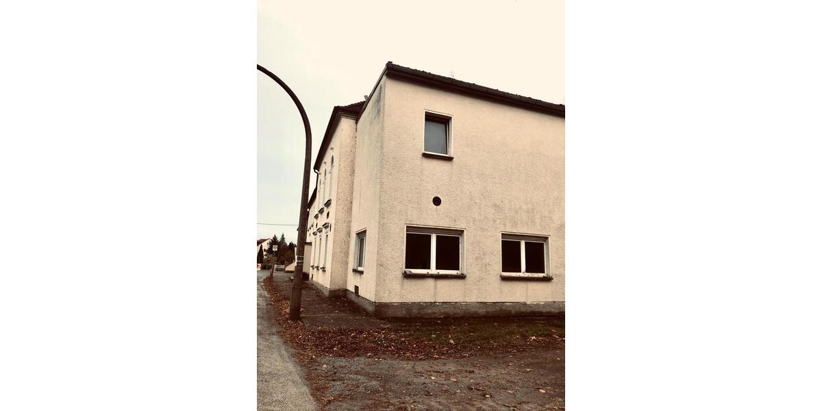 Einfamilienhaus Königsbrück - 10 Zimmer, 834 m&sup2;, 120.000&euro; | Angebot:27128126
