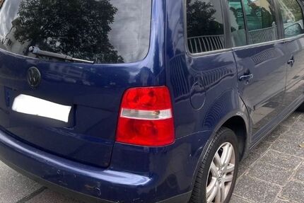 VW Touran 351.000 km 860 &euro; Frankfurt 60385