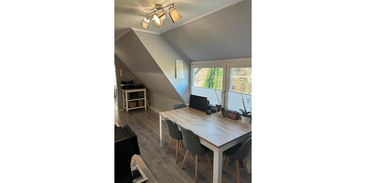 Dachgeschoßwohnung Bremerhaven Schiffdorferdamm - 3 Zimmer, 96 m&sup2;, 195.000&euro; | Angebot:25580552