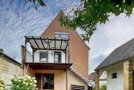 Haus Lingenfeld - 6 Zimmer, 217 m&sup2;, 365.000&euro; | Angebot:23511468
