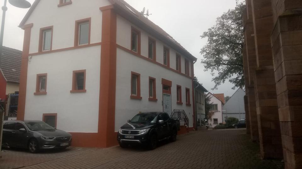 Schöne Wohnung im DG eines MFH zu verkaufen 2 zimmer