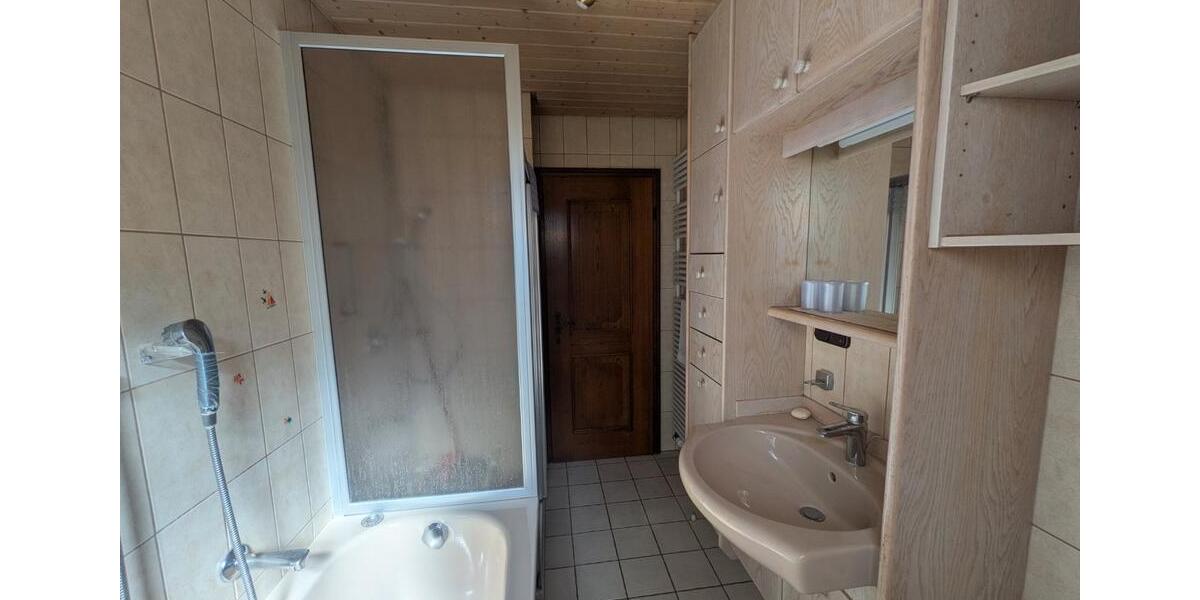 Doppelhaushälfte Ochsenfurt - 7 Zimmer, 196 m&sup2;, 540.000&euro; | Angebot:26297131