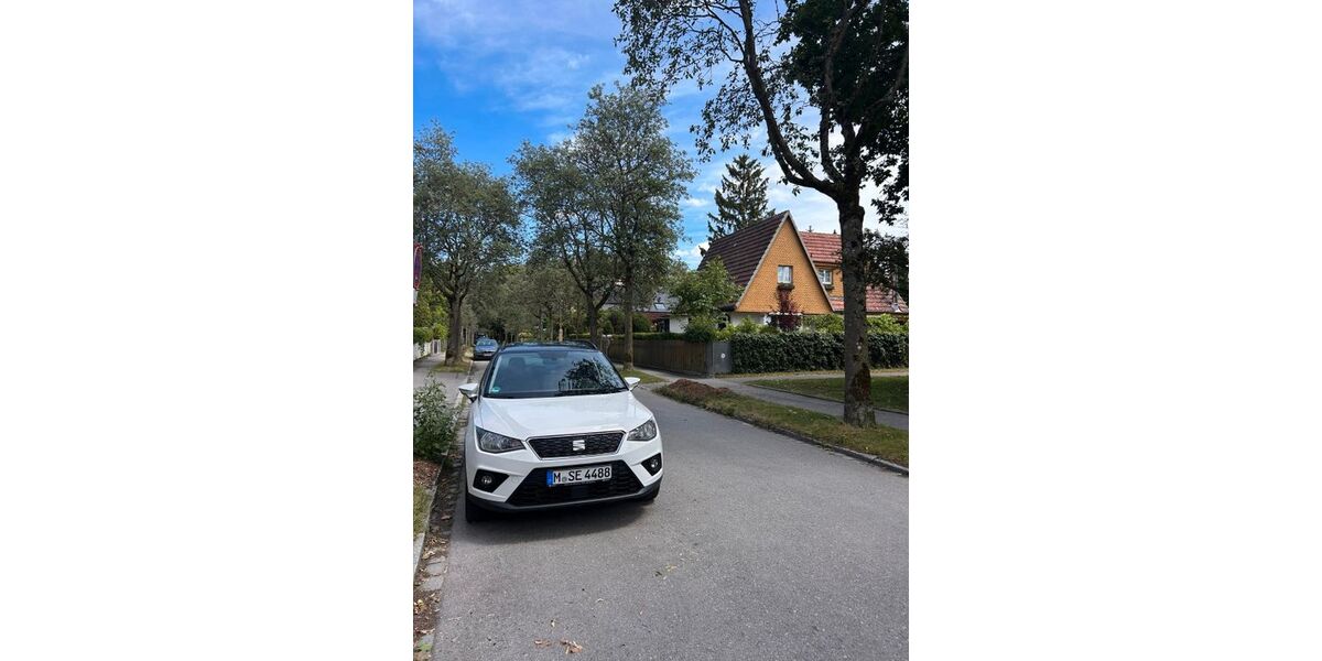 Seat Arona 79.780 km 11.800 &euro; München 81245