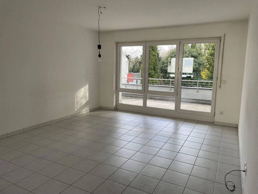 Freie 3 12 Zimmer-Wohnung in DegerlochHoffeld mit großem Balkon & TG-Platz von privat