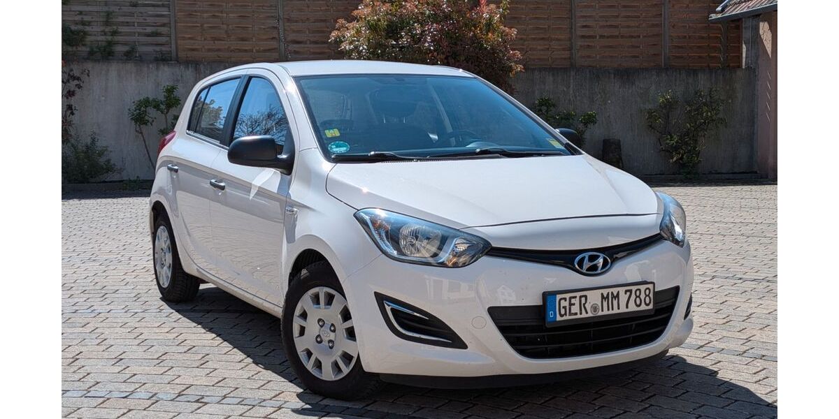 Hyundai i20 200.000 km 1.700 &euro; Winden 76872