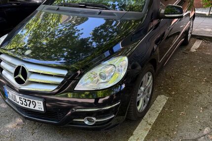 Mercedes B 180