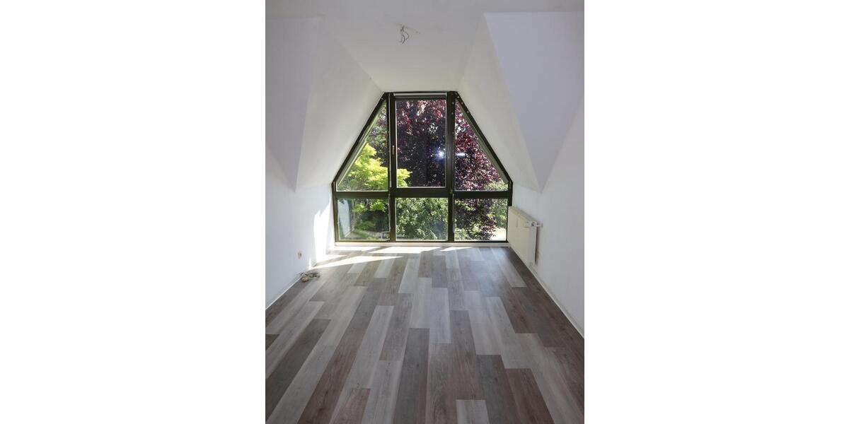 Niedrigenergie- Familienwohnung mit außergewöhnlichem Grundriss 4 zimmer