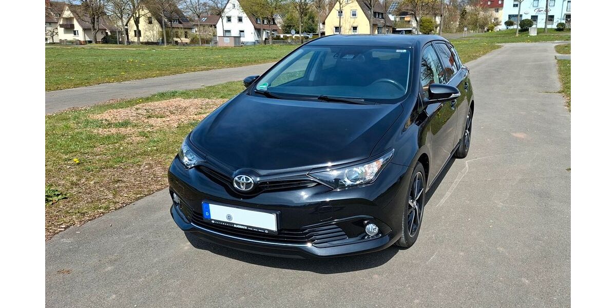 Toyota Auris 36.000 km 15.200 &euro; Bad Arolsen 34454