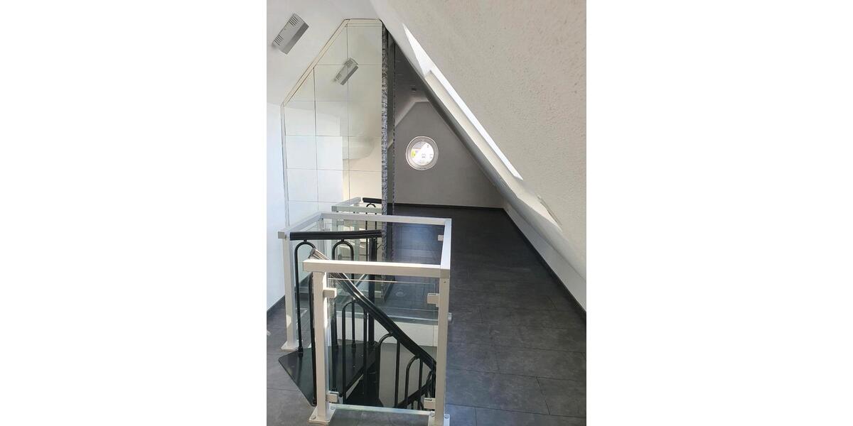 Dachgeschoßwohnung Lauingen (Donau) - 4 Zimmer, 100 m&sup2;, 1.000&euro; | Angebot:26573313