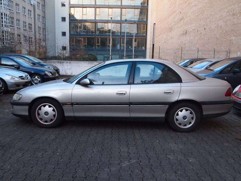 Opel Omega 60.000 km 2.500 € Berlin-Tiergarten 10785