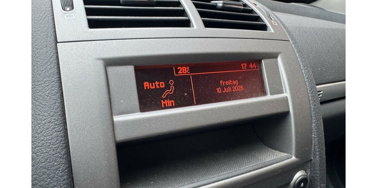 Peugeot 407 1. Hand nur 91tkm Kampfspuren 91.000 km 3.999 &euro; Hamburg 22339